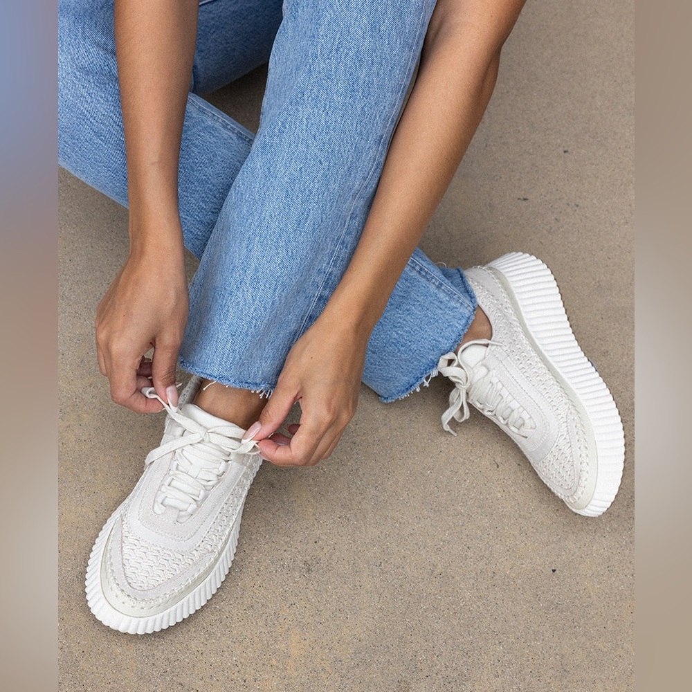 DOLCE VITA Sandstone Beige Low Top DENAE Comfort Sneakers or Shoes Sz 6.5